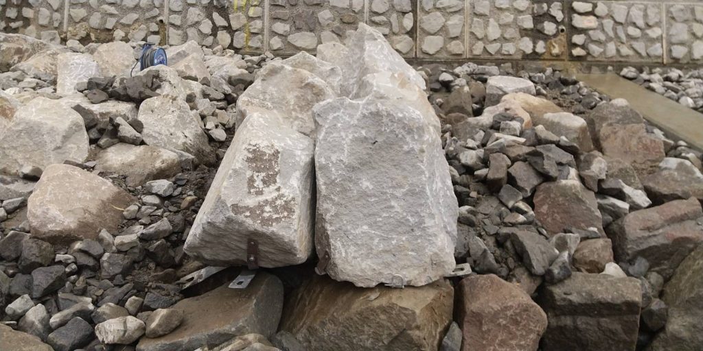 護岸工事　多摩川　昭和用水路改修工事　2025年